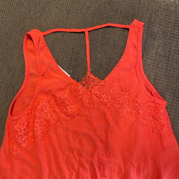 Red tank top with lace detailing - Picture 3 of 3